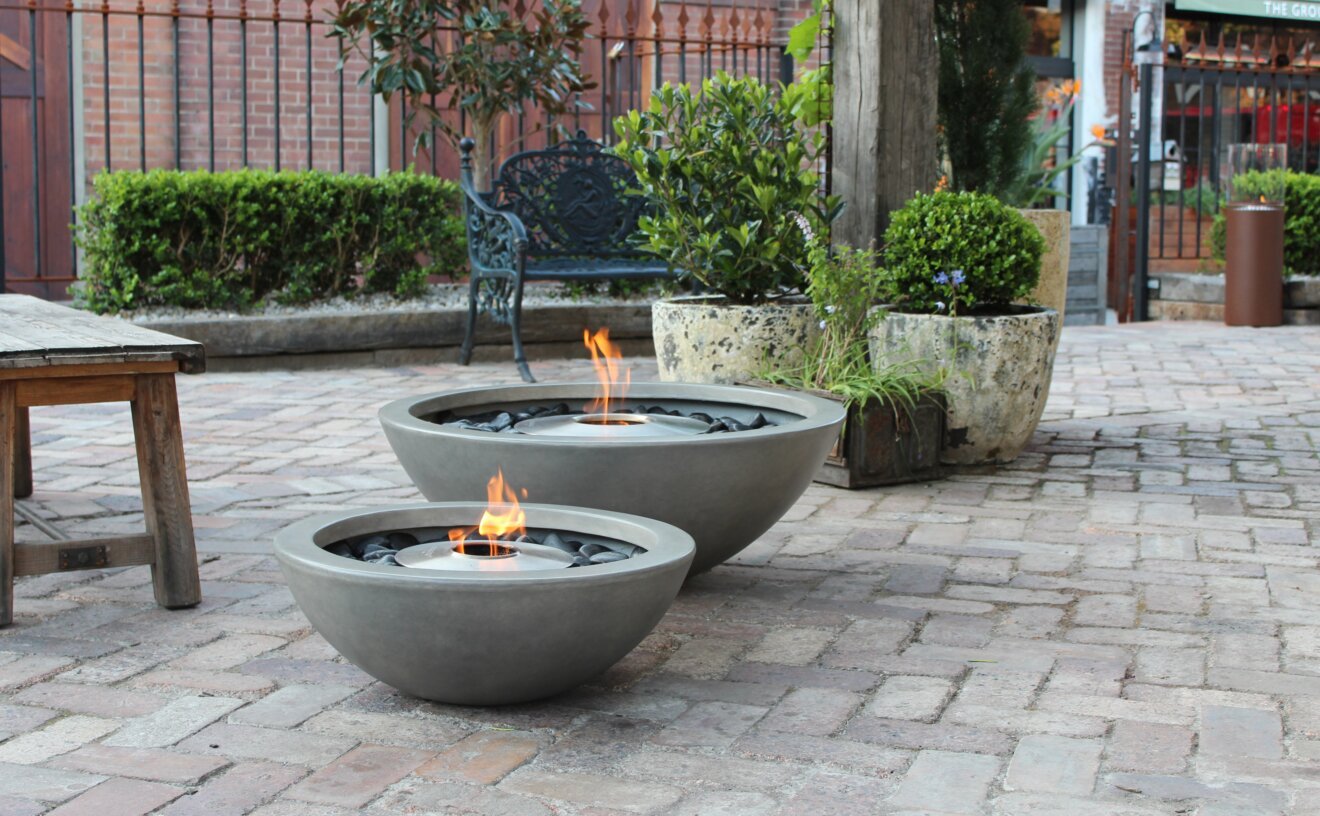 バイオエタノール暖炉「EcoSmart Fire」MIX600が屋内に置かれている画像